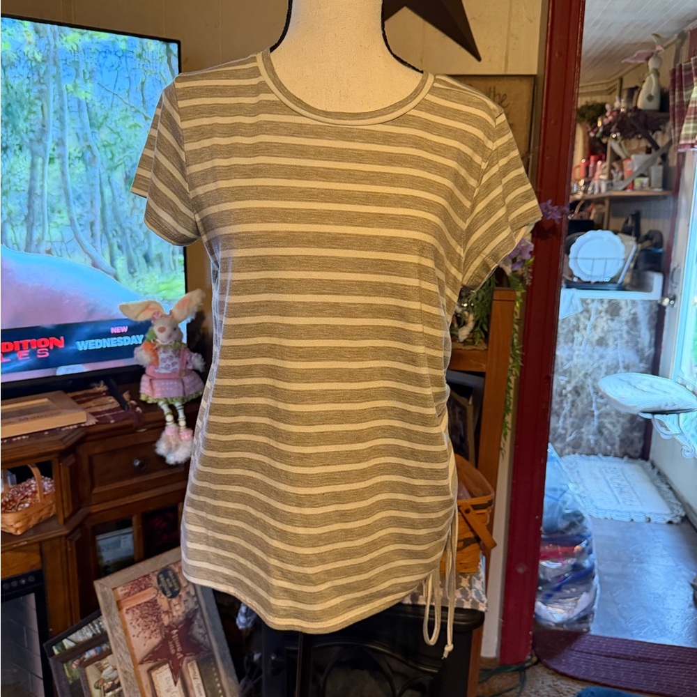 Signature Studio Cream and Tan Striped Short Sleeve Tee